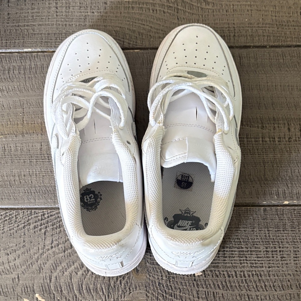 - Nike Air Force’s shoes